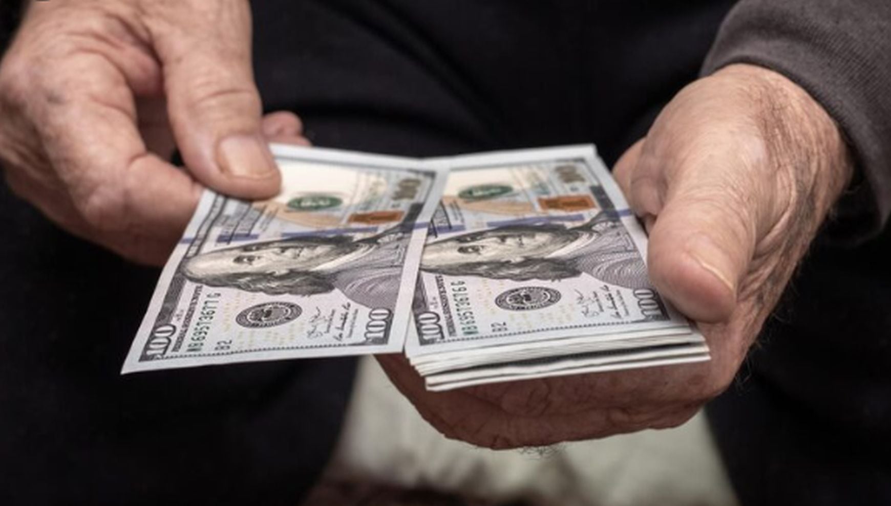 Saber cuánto necesitas ganar y cómo se calcula tu pensión es clave para organizar tu futuro (Foto: Freepik)