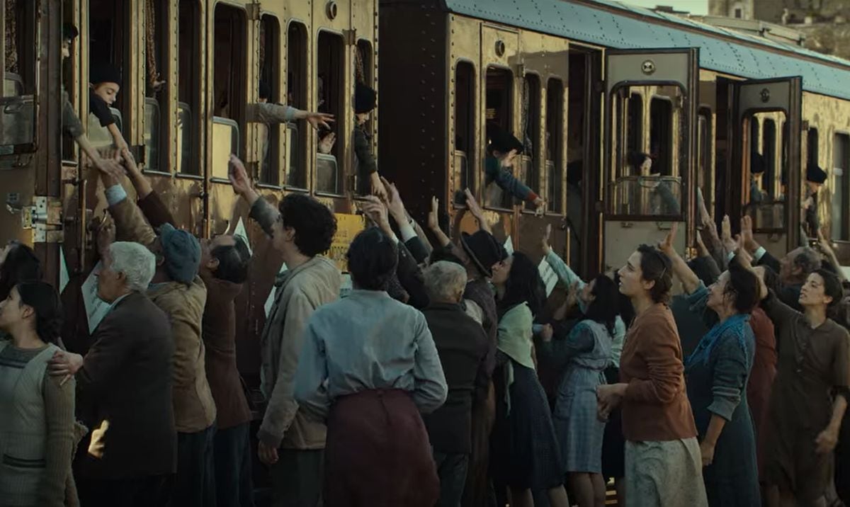 Muchas familias optan por dejar a sus hijos con la esperanza de que sus vidas mejoren en "El tren de los niños" (Foto: Palomar)