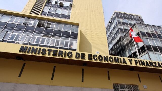Fitch pide a Perú restablecer reglas fiscales creíbles para reducir déficit
