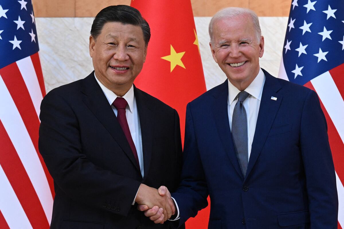 Xi podría intentar presionar a Biden para que suavice o retire algunas sanciones de EE.UU. sobre ciudadanos y empresas chinas. (Foto de SAUL LOEB / AFP )