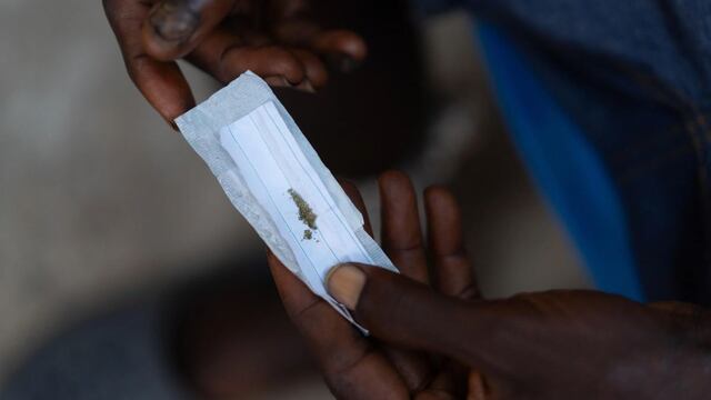 El ‘kush’, la nueva droga que devasta a los jóvenes de Sierra Leona