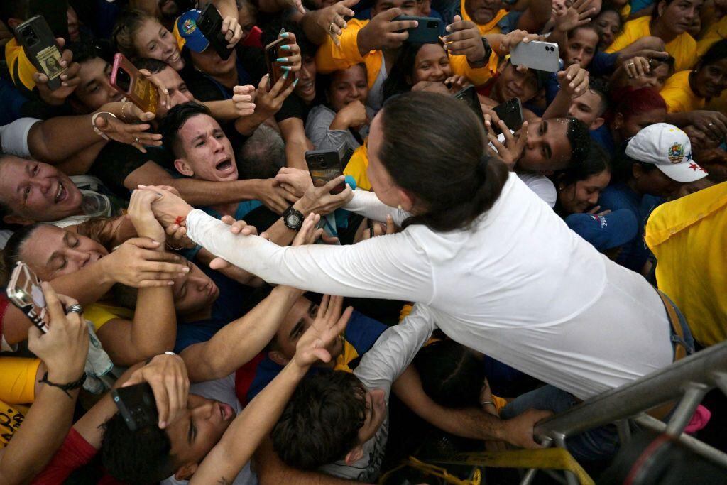 María Corina Machado ha recorrido todo el país durante meses, realizando actos de campaña en ciudades de provincia y pueblos rurales.