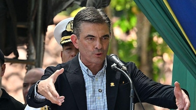 El presidente boliviano, Rodrigo Paz, enfrenta cuestionamientos tras el arresto de su asesor Cerimedo.