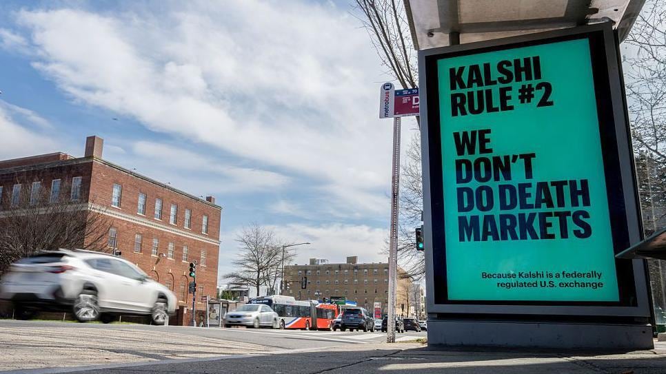 Publicidad de la plataforma Kalshi en el que asegura que no participan en predicciones sobre muertes.