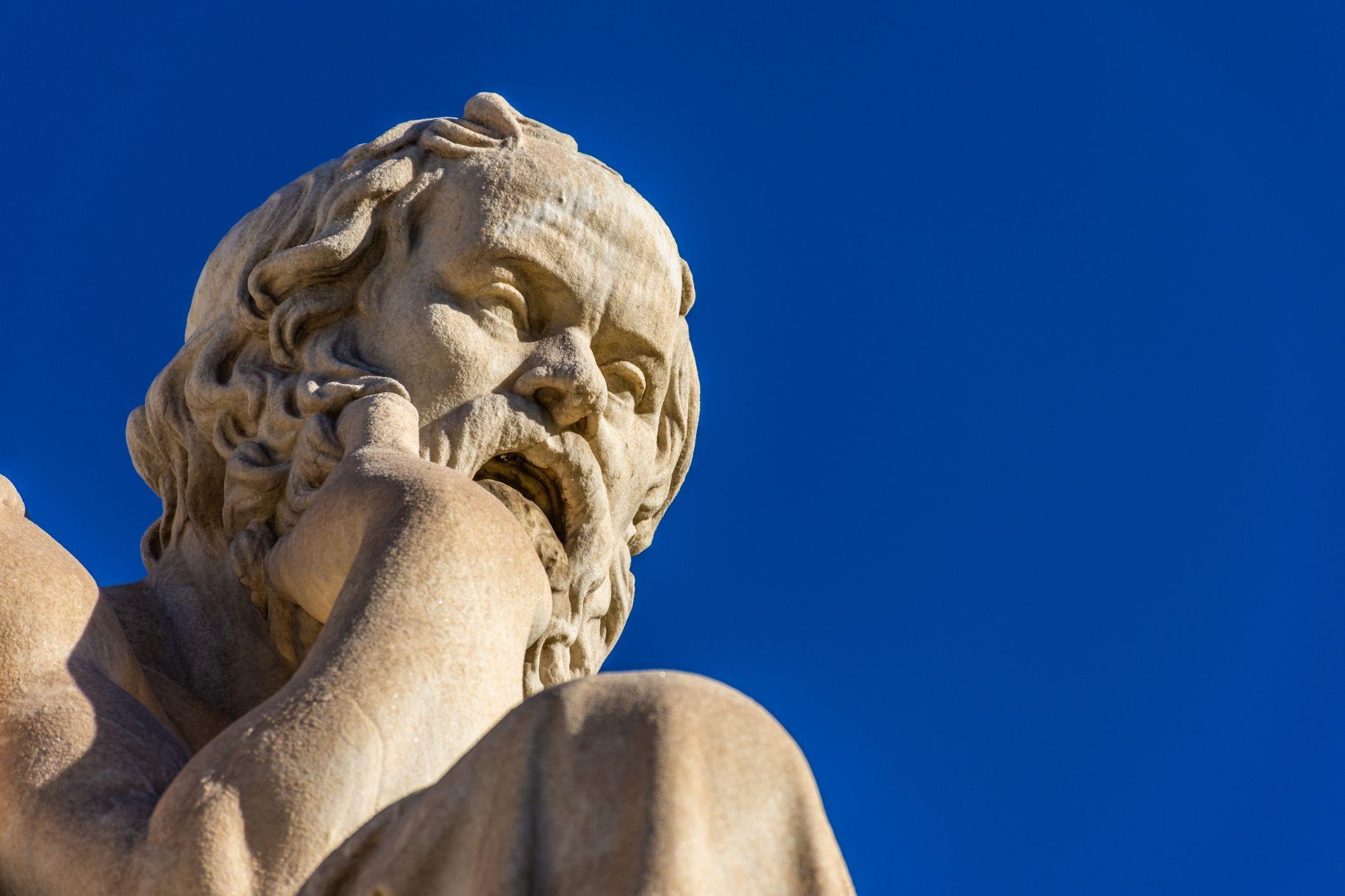 Estatua del filósofo griego Sócrates. | Crédito: iStock