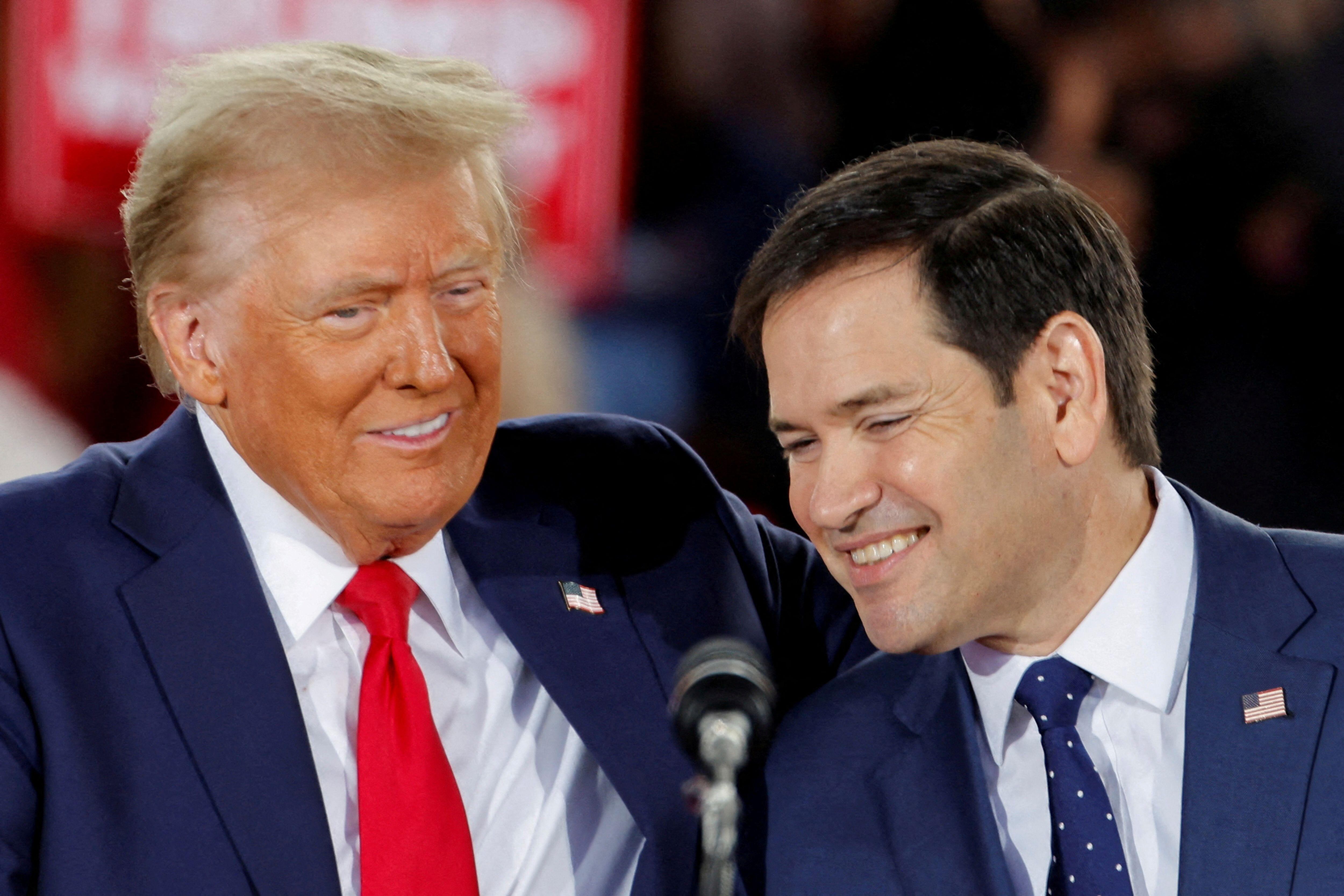 Donald Trump y su elegido para el Departamento de Estado, Marco Rubio.