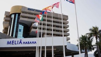 La cadena española Meliá cesó operaciones en 15 de sus 34 hoteles en Cuba.