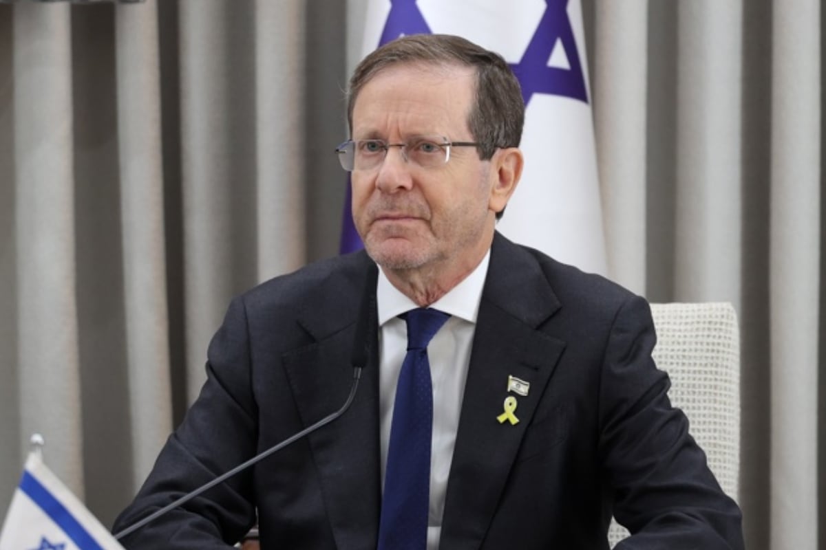 En un contundente discurso este domingo en el que también calificó de «turba sin ley» a los colonos violentos de Cisjordania ocupada, Herzog afirmó que «está prohibido abusar de los detenidos, por muy despreciables que sean», así como «tomarse la justicia por su mano». (Foto: EFE)