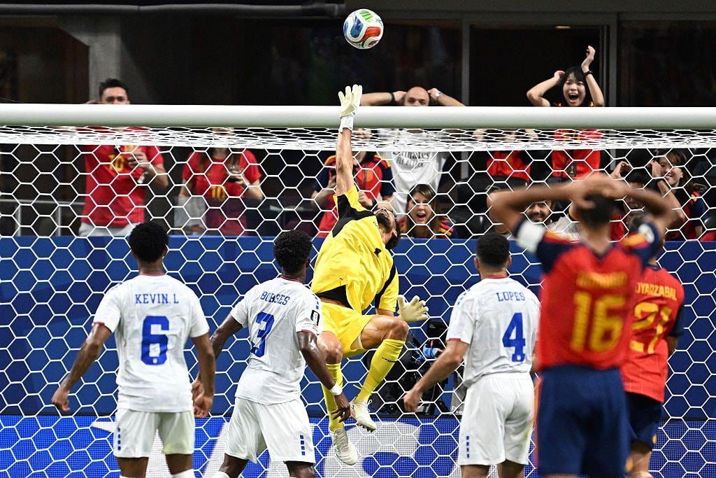 El portero de Cabo Verde, Vozinha, logró atajadas determinantes ante España. Foto: agencias