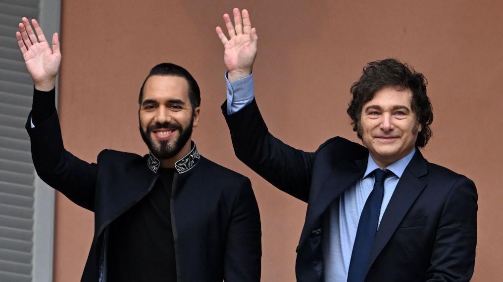 Los presidentes de El Salvador, Nayib Bukele; y de Argentina, Javier Milei.