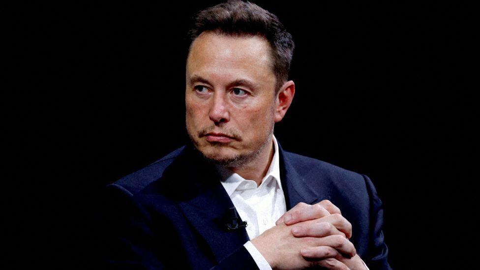 Balan le expresó sus preocupaciones al director ejecutivo de Tesla, Elon Musk.