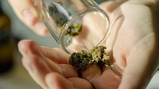 ¿Consumidores de marihuana pueden portar armas? Esto dice la Corte Suprema de EE.UU.