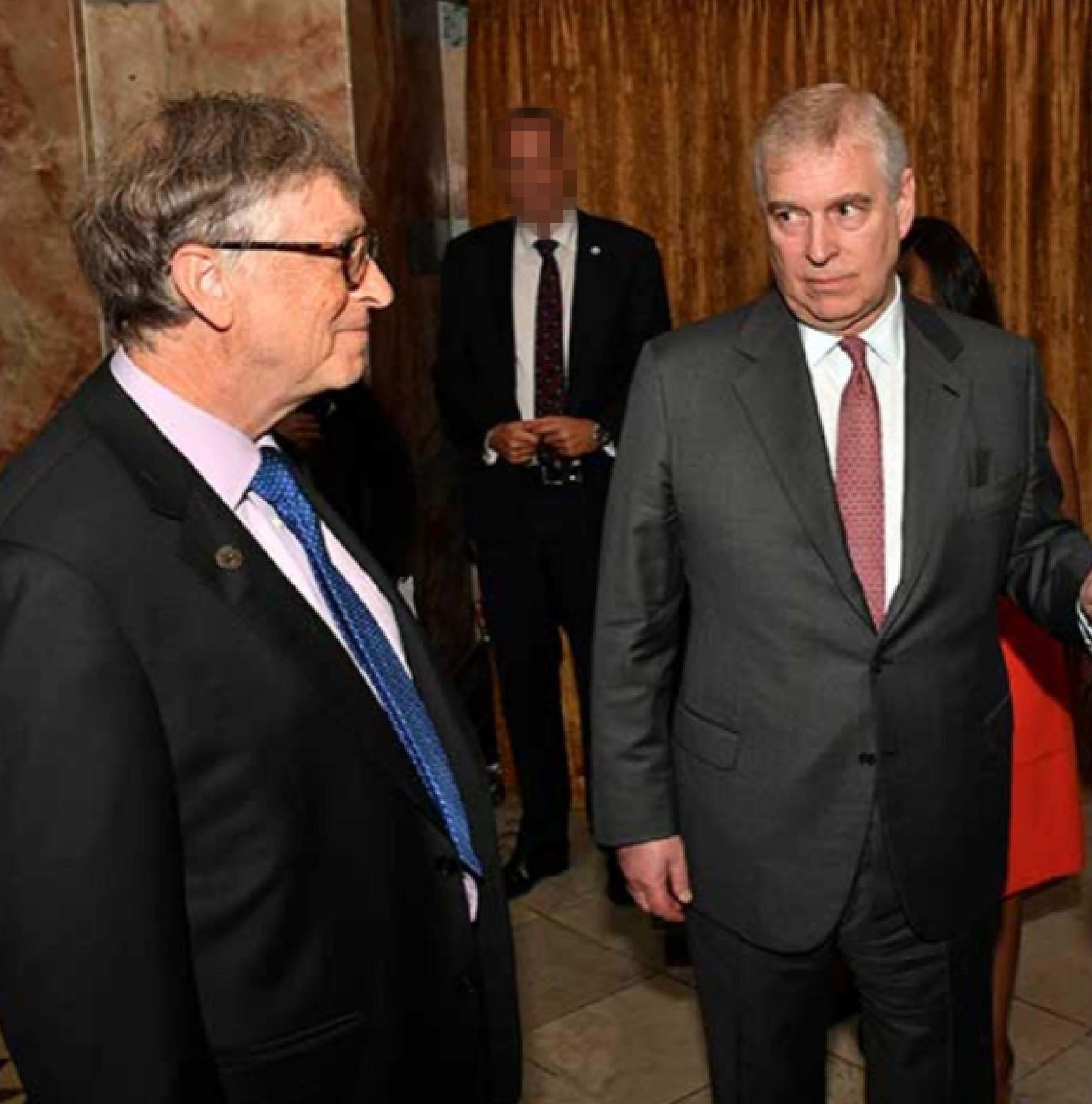 Una foto de Bill Gates junto al expríncipe Andrés forma parte de los archivos de Epstein liberados por una comisión investigadora del Congreso de EE.UU.
