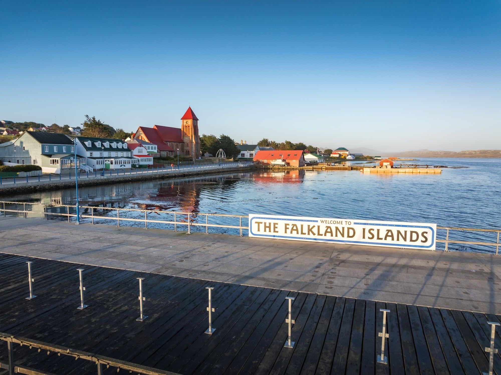 Stanley es la capital de Falkland/Malvinas.