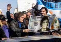 Milei quiere que los argentinos dolaricen por él; ¿y la máquina de imprimir pesos?