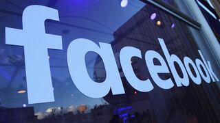 Acciones de Facebook se dirigen a peor mes desde agosto del 2012