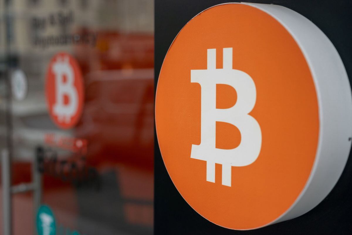 A large bitcoin logo can be seen at a cryptocurrency exchange market in Istanbul, Turkey, on Friday, March 1, 2024. Photographer: David Lombeida/Bloomberg