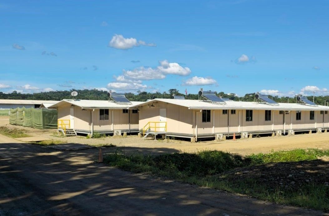 La compañía ofrece contenedores marítimos transformados —uno de sus productos iniciales—, sistemas modulares, construcción on site y carpas, bajo la modalidad llave en mano.