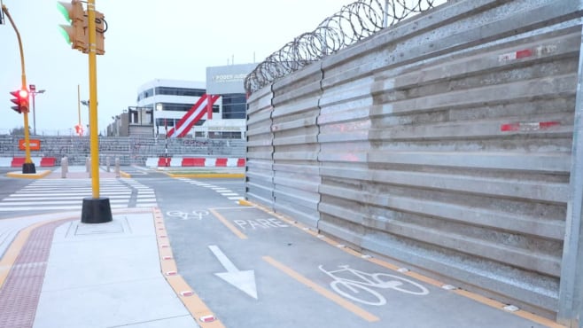 En las zonas de construcción de las estaciones de la Línea 2 del Metro de Lima, las callen fueron cerradas por años. Foto: MTC.