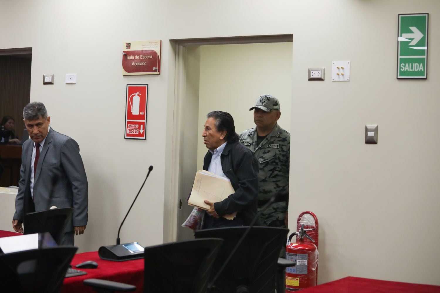 Torres Caro explicó que el reglamento establece algunos plazos, pero que en cuatro o cinco días hábiles el presidente puede proceder a otorgar la gracia presidencial a favor de su patrocinado, si es que el ministro de Justicia obviamente firma y refrenda el pedido. Foto: GEC / Britanie Arroyo