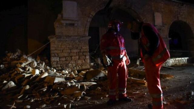 Dos fuertes sismos sacudieron centro de Italia