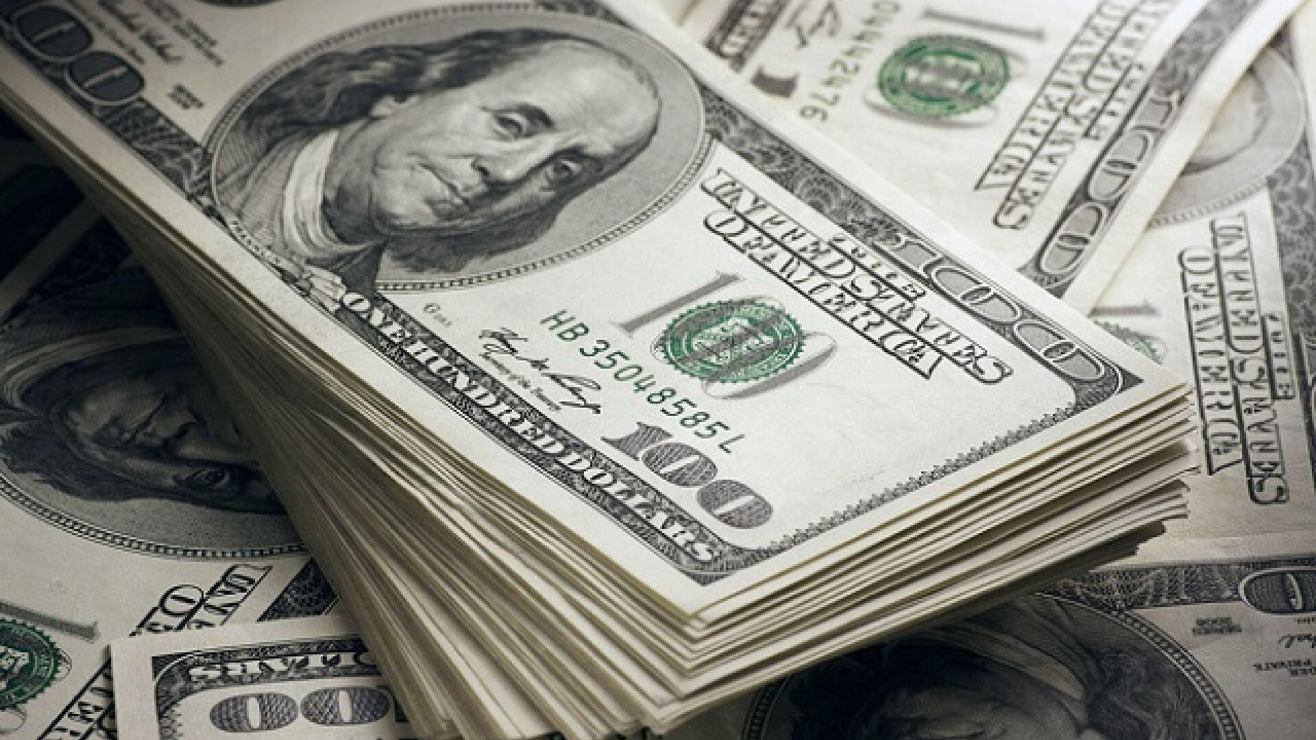 El DXY ha subido desde setiembre de 100.5 a 106.9 rompiendo su media móvil de 200 días y el rendimiento del bono del tesoro a 10 años ha pasado de 3.70% a 4.40%.