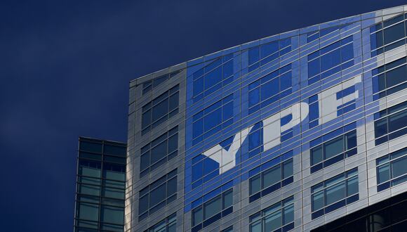 (FILES) The logo of the Argentine national oil company YPF is seen on the company's headquarters in Buenos Aires on July 28, 2023. Argentina could be forced to pay 16,000 million dollars in compensation for the nationalization of the YPF oil company in 2012, after the ruling of a US judge who accepted the arguments of the plaintiffs on the payment of compensatory interest for this operation, on September 8, 2023. (Photo by LUIS ROBAYO / AFP)