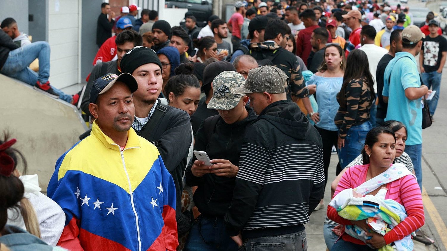 La masiva afluencia de solicitantes de asilo ha
generado un rezago burocrático que mantiene a miles de personas en un
prolongado estado de irregularidad de facto en el Perú, según el proyecto de ley. Foto: difusión