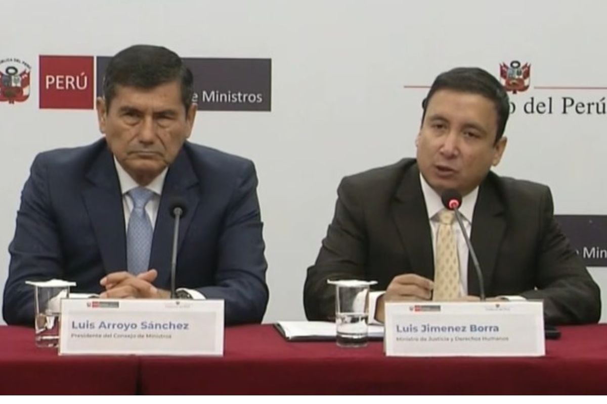 Presidente del Consejo de Ministros, Luis Arroyo junto al ministro de Justicia, Luis Jiménez. (Foto: Captura de pantalla PCM)