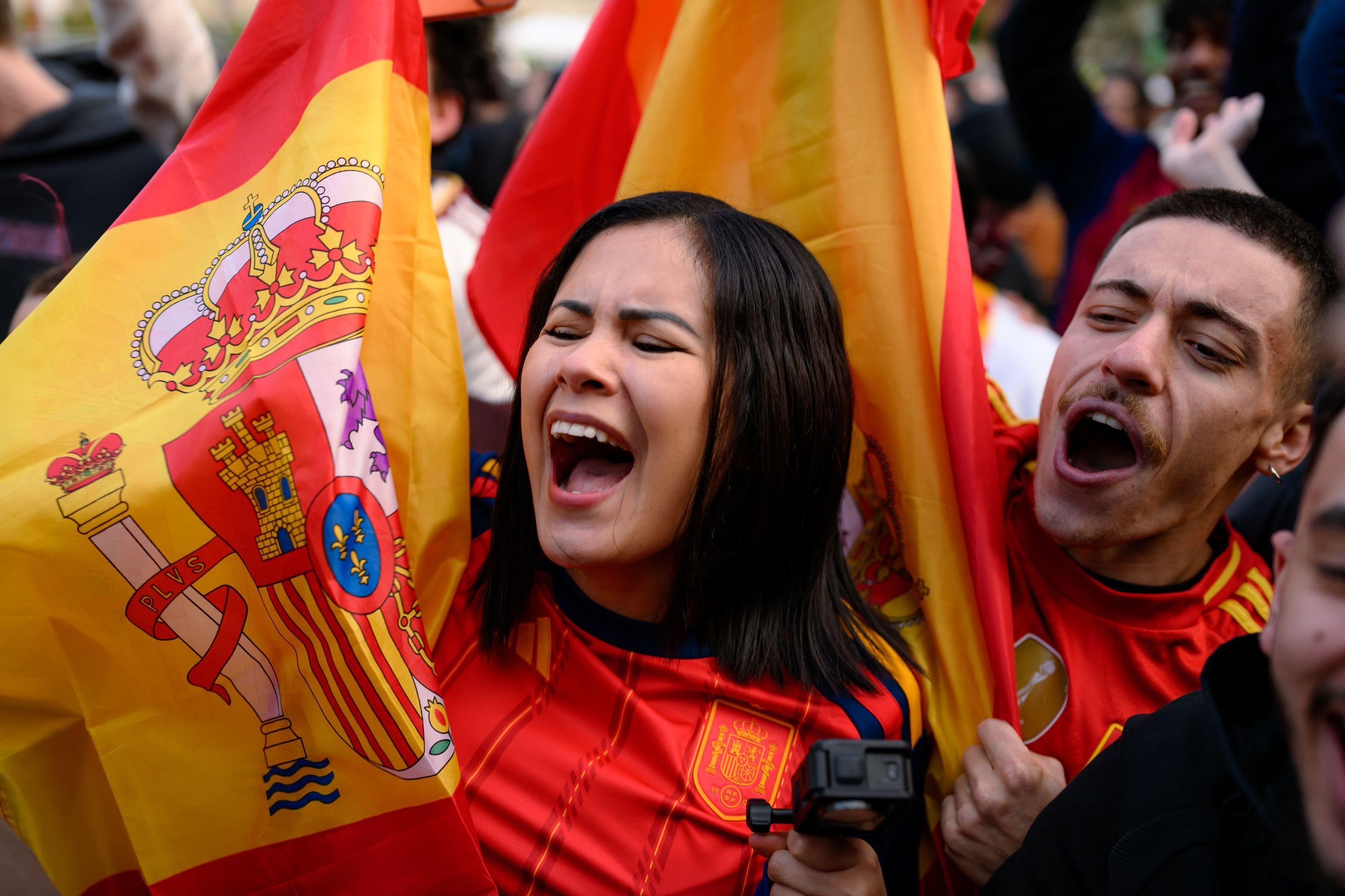 ¿No es cierto, acaso, que, si el fútbol se desarrolla, más personas jugarán, más personas lo disfrutarán, más personas se volverán hinchas de equipos y de selecciones, y más personas consumirán el “producto fútbol”?