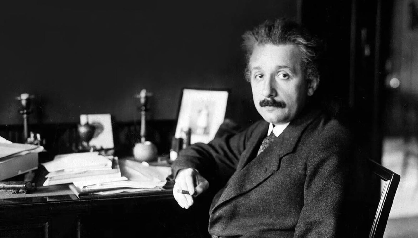 Albert Einstein defendía los cuentos de hadas como una puerta hacia la imaginación y el desarrollo de la inteligencia infantil. | Crédito: meer.com