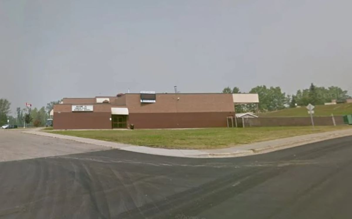 Imagen de la escuela de secundaria en Tumbler Ridge en la que al menos diez personas murieron este martes cuando una persona disparó, según informó la Policía. EFE/ Google Maps