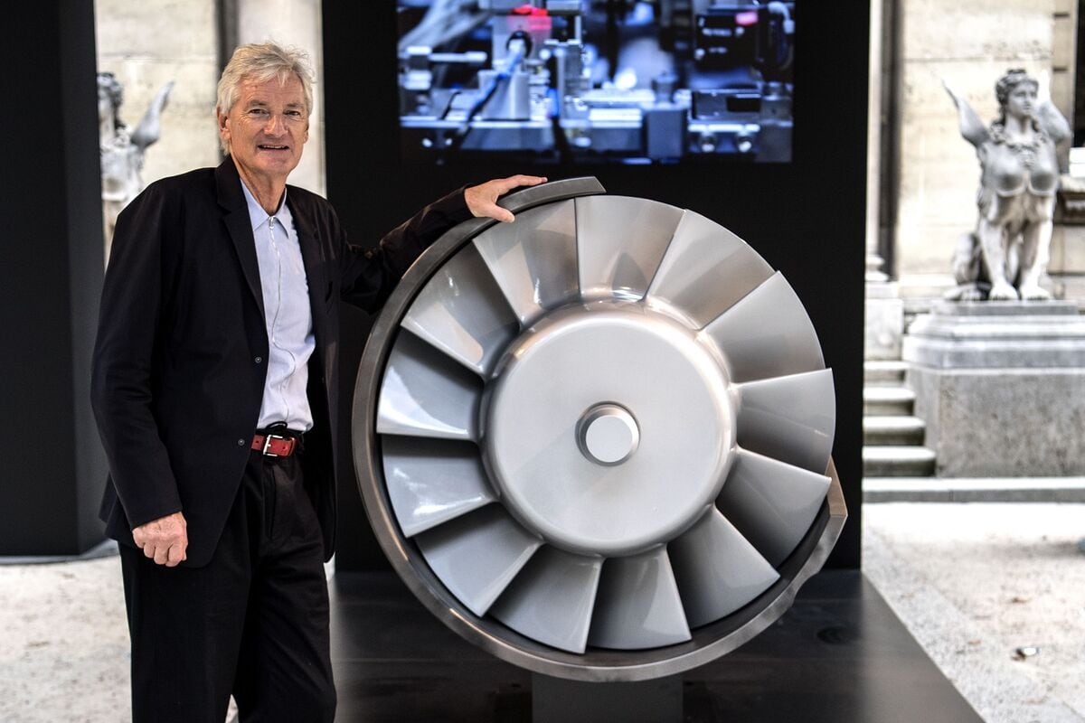La compañía, fundada por el inventor James Dyson y cuya sede histórica está en Malmesbury, en el condado inglés de Wiltshire, tiene oficinas también en Londres y Bristol.