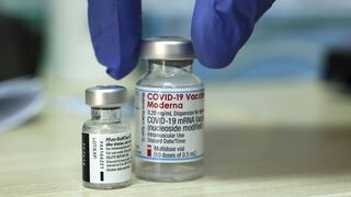 Asesores de CDC recomiendan dosis de refuerzo de Moderna y Janssen en EE.UU.