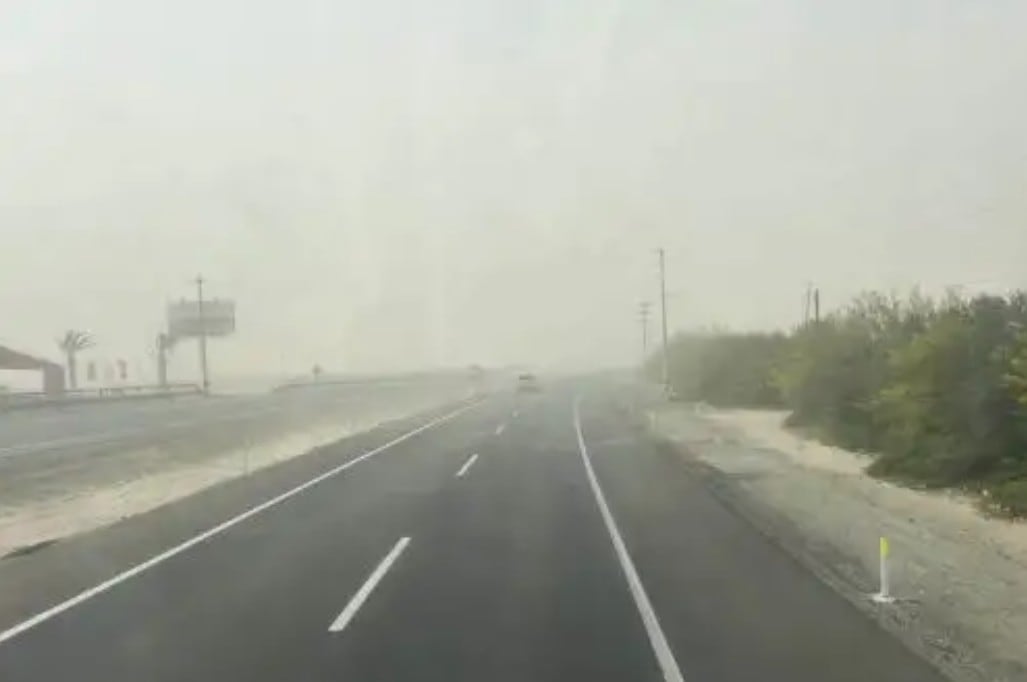 Ica: Fuertes vientos en Paracas obligaron a suspender vuelos de avionetas. Foto: Andina.