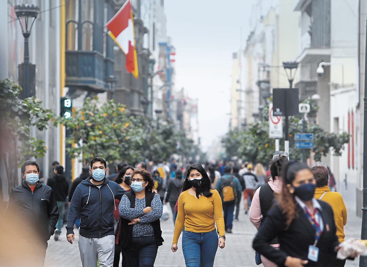 La pandemia del Covid-19 fue un golpe muy fuerte que sumado a la crisis política del Gobierno del expresidente Pedro Castillo impidió que el país pueda levantarse al 100%, señaló Macroconsult. (Foto: GEC)