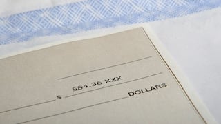 Por qué y quiénes son los empleados en Estados Unidos que recibirán tres cheques de pago en septiembre de 2023