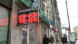 Rusia ve cómo se desploma su moneda