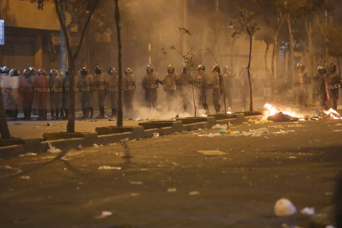 Policías en las protestas. (Foto: Difusión)
