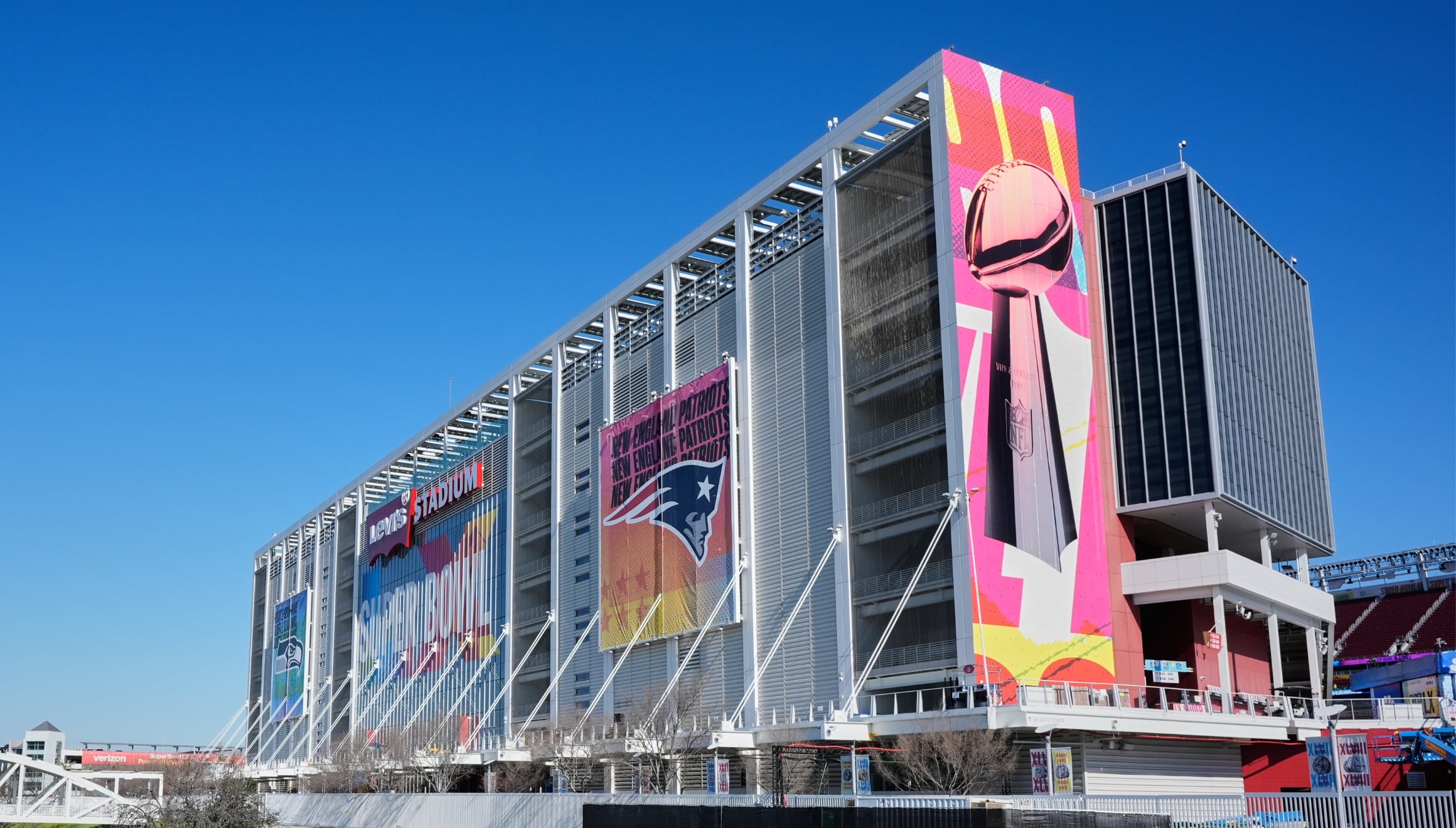 El Levi's Stadium, ubicado en Santa Clara, California, es el escenario que albergará el partido más importante de la NFL, el Super Bowl, en su edición LX (Foto: AP)