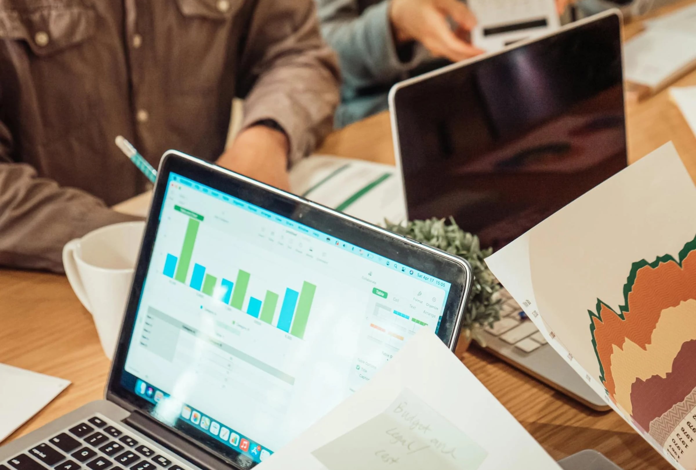 Algunos de los beneficios que se le han recortado a los trabajadores en Estados Unidos son los días de vacaciones (Foto: Pexels)