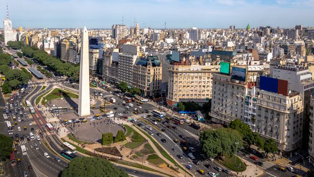 Argentina: inversores van al dólar; adiós al carry trade