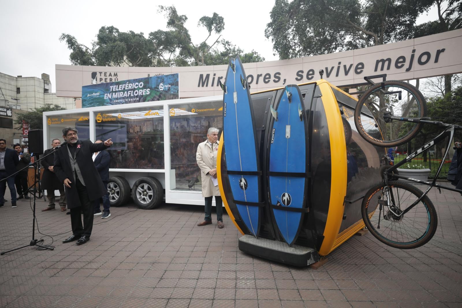 Teleférico de Miraflores permitirá acercar el distrito al mar, según el alcalde Carlos Canales. Foto: difusión