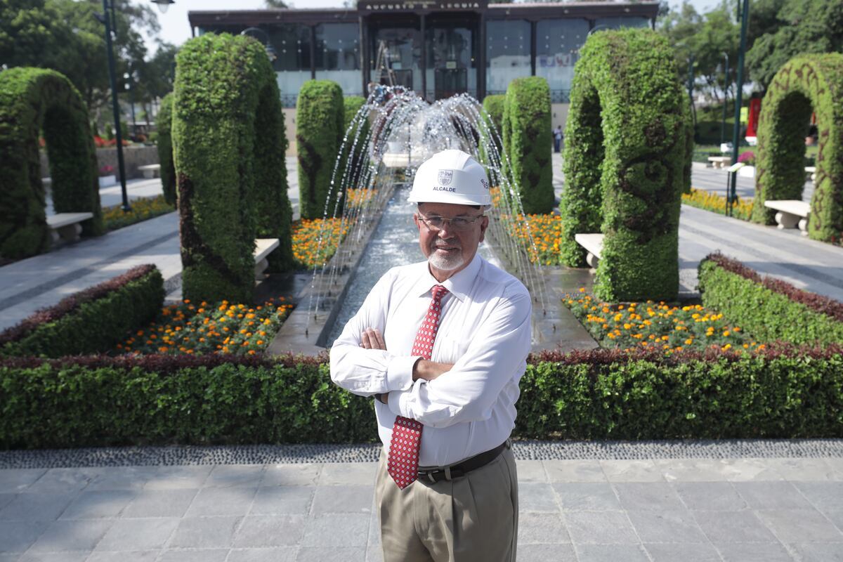 Carlos Bruce, alcalde de Surco de las 15 licencias de construcción suspendidas: "No vamos levantar la suspensión de las licencias y si el Ministerio de Vivienda dice que las tengo que levantar, pues no lo voy hacer. Nos iremos hasta los tribunales". Foto: GEC