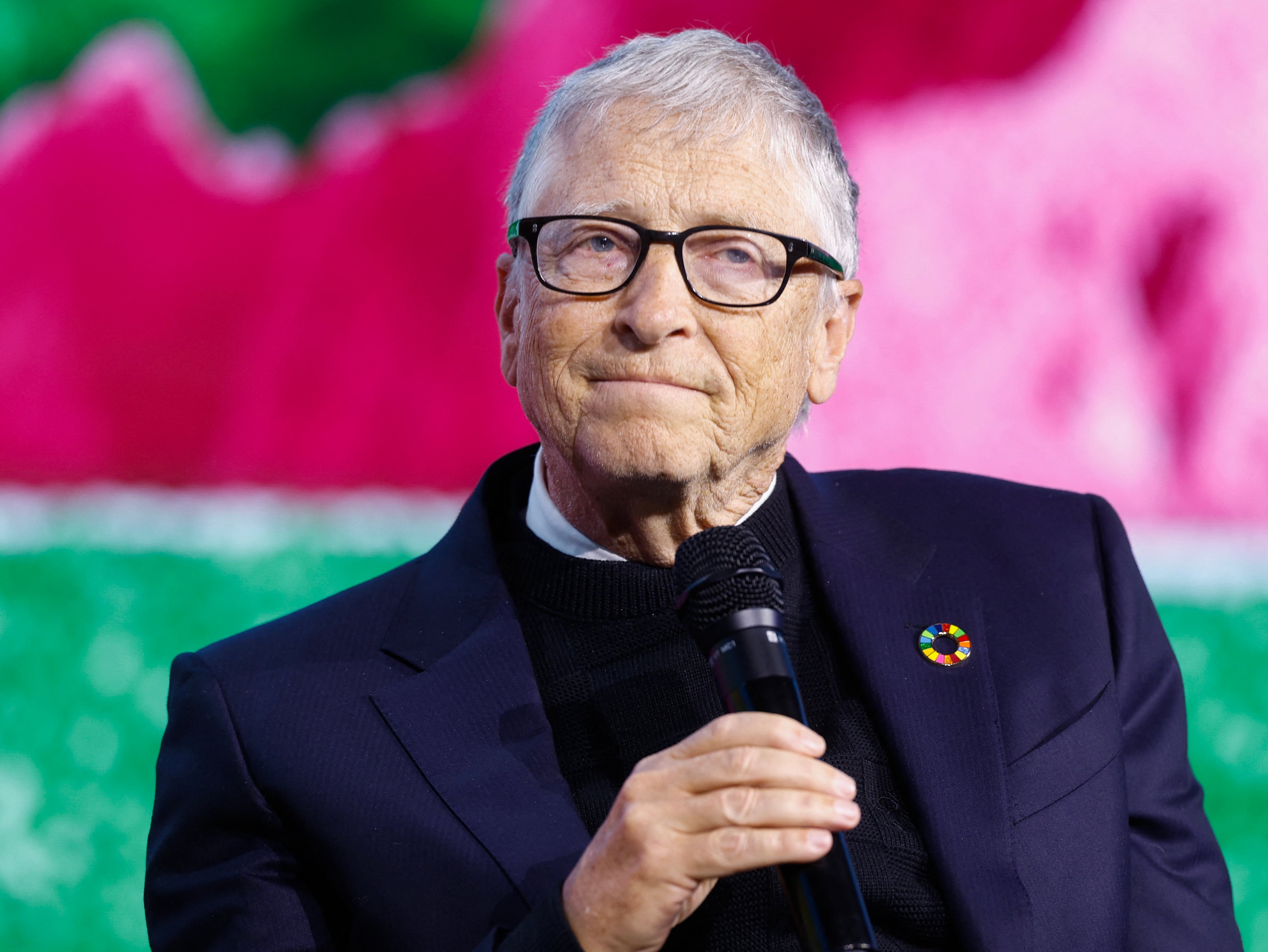 Los actuales sistemas de seguridad instalados por las empresas especializadas en IA no son lo bastante robustos frente a las amenazas de piratería informática, sostuvo Bill Gates. (JERREVANG / Agencia de Noticias TT / AFP).