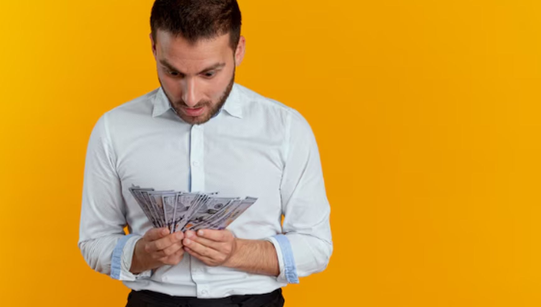 Mientras el costo de vida sigue al alza en Estados Unidos, Texas mantiene congelado su salario mínimo por hora desde 2009 (Foto: Freepik)