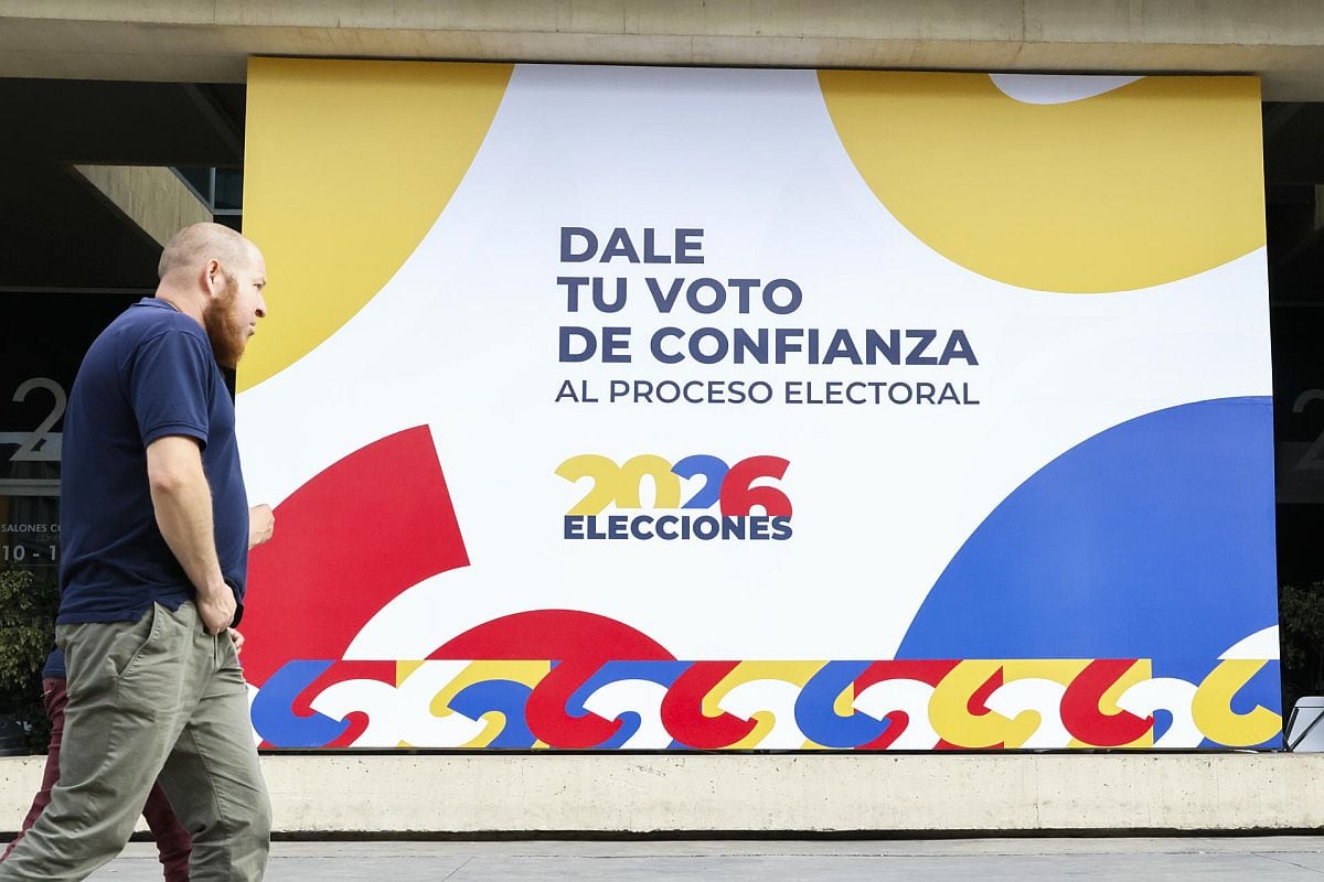 Las autoridades colombianas ultiman los preparativos para la primera vuelta de las elecciones presidenciales de este domingo para las que están habilitados 41.421.973 ciudadanos que podrán votar para elegir al sucesor de Gustavo Petro, el actual mandatario, quien no puede presentarse a la reelección porque no lo permite la Constitución | Foto: EFE/ Carlos Ortega