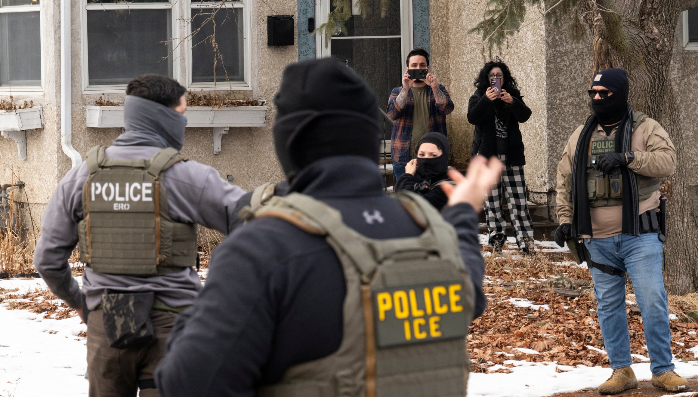 Agentes de ICE durante una redada migratoria en Estados Unidos (Foto: AFP)