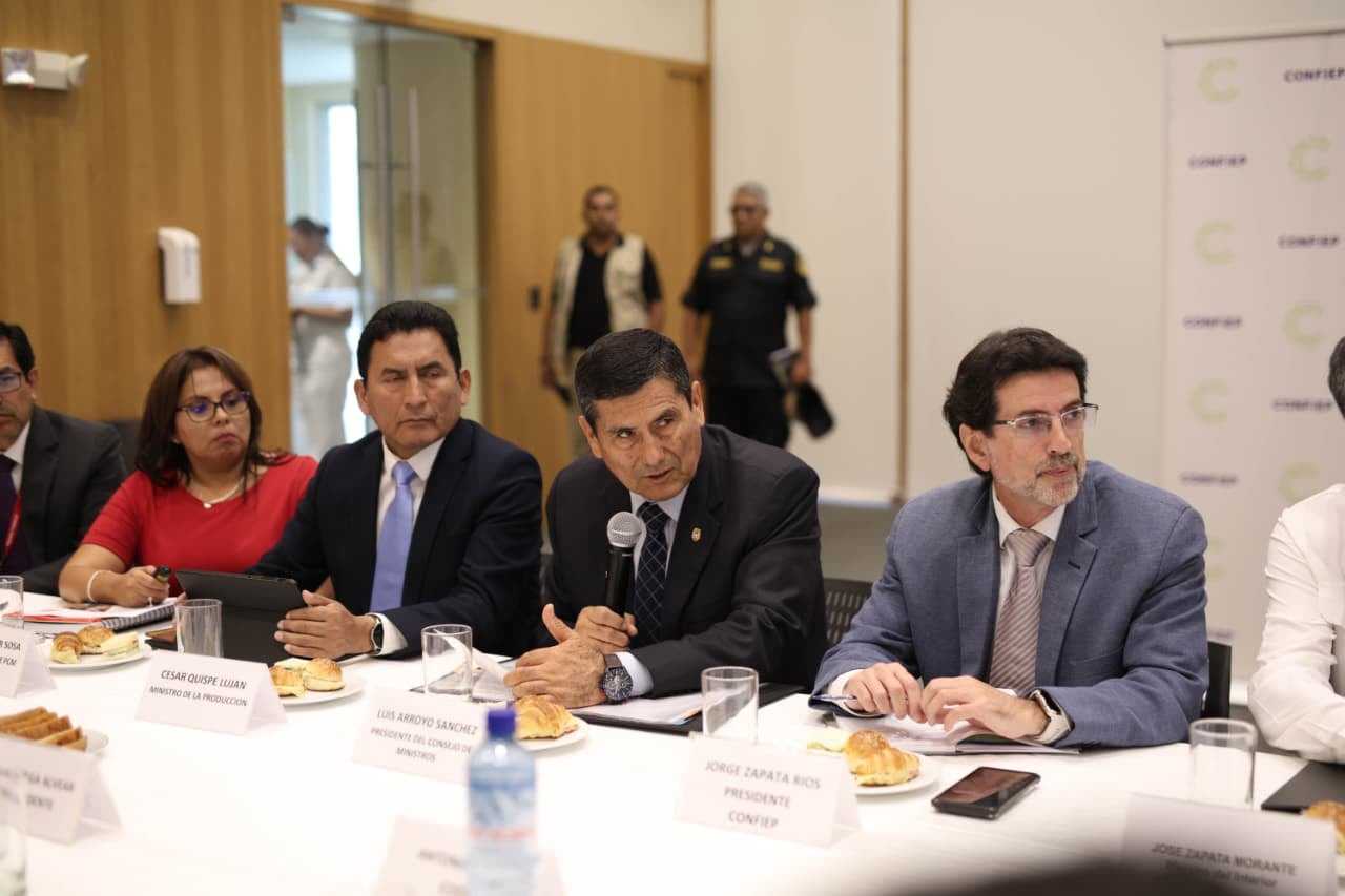 Confiep plantea al Gobierno priorizar equilibrio fiscal, seguridad y cambios en EsSalud Foto: PCM