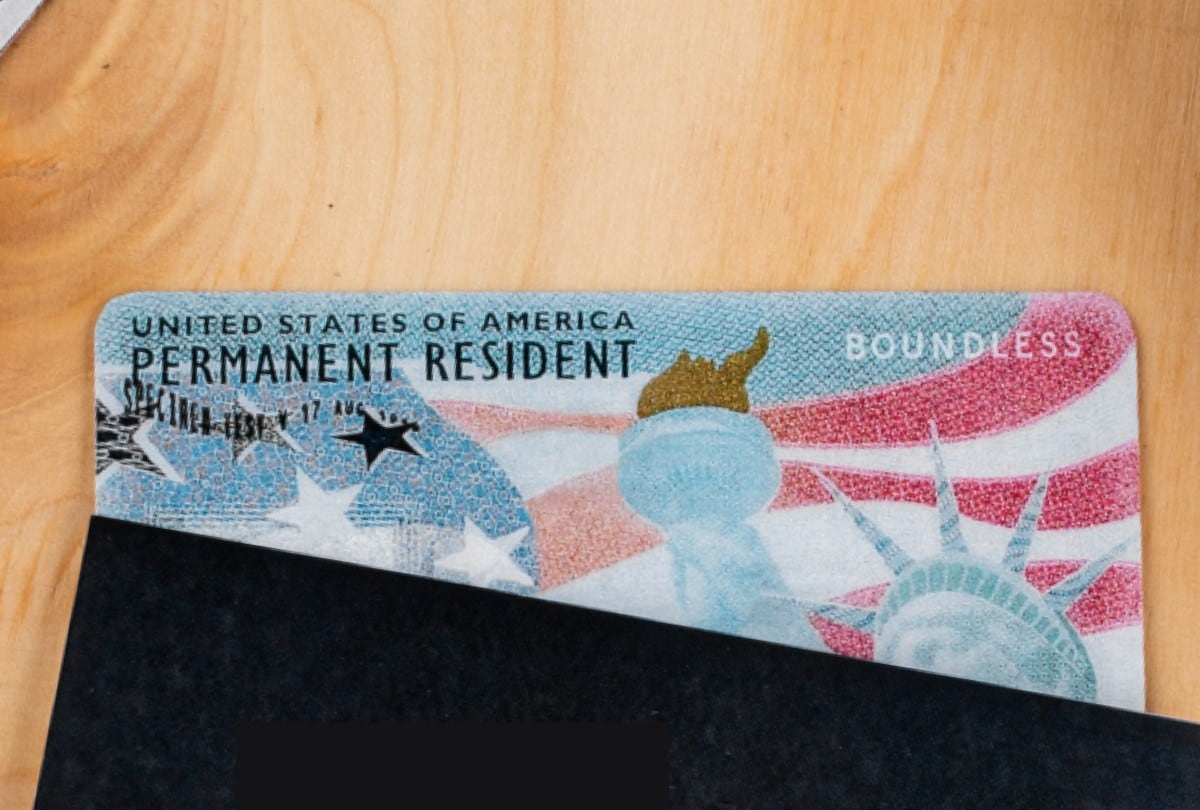 El USCIS endureció el proceso para la obtención del Green Card por matrimonio para los cónyuges de ciudadanos estadounidenses (Foto: Magnific)